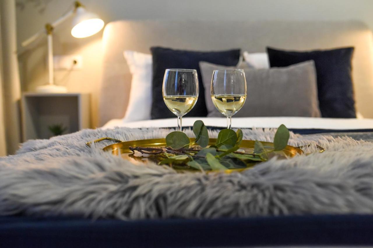 Urban Adventure For Two Apartment Bucureşti Ngoại thất bức ảnh